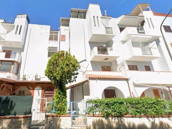 appartamento in vendita a Napoli in zona Poggioreale