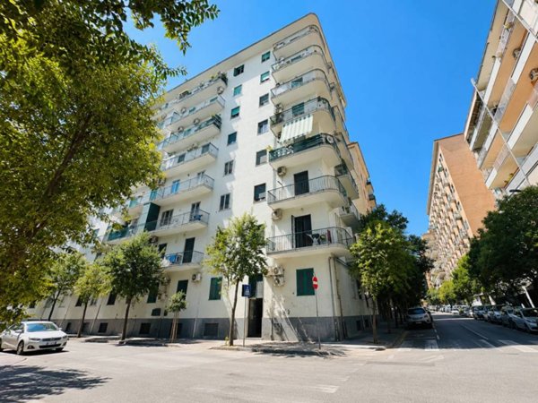 appartamento in vendita a Napoli in zona Arenella