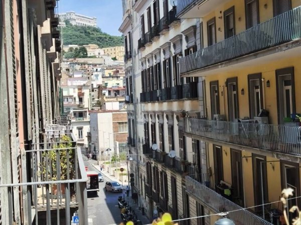 appartamento in vendita a Napoli in zona Chiaia