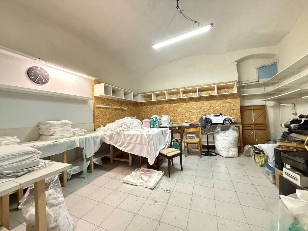 appartamento in vendita a Napoli in zona Stella