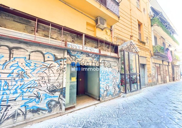 appartamento in vendita a Napoli in zona Mercato