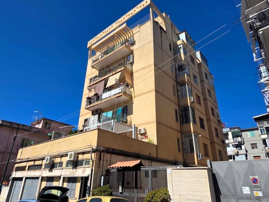 appartamento in vendita a Napoli in zona Fuorigrotta