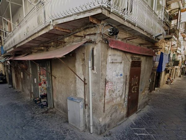 negozio in vendita a Napoli in zona Mercato