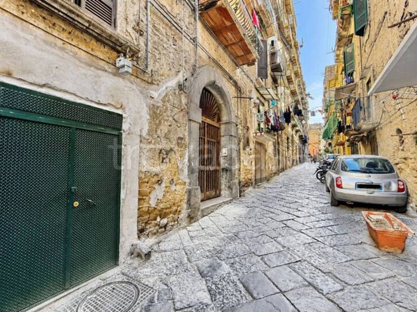 appartamento in vendita a Napoli in zona Stella