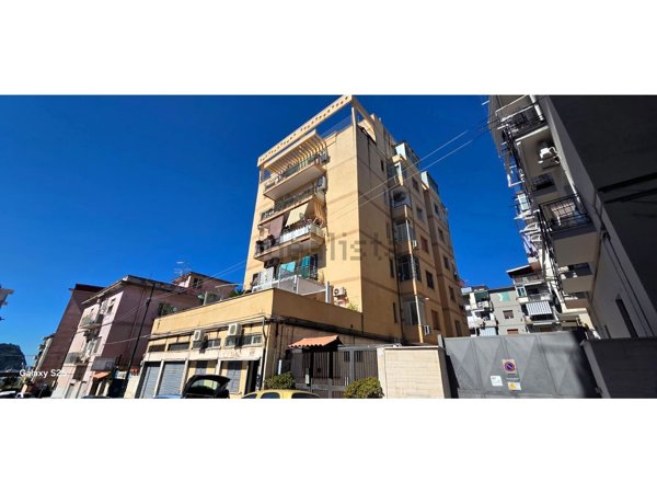 appartamento in vendita a Napoli in zona Bagnoli