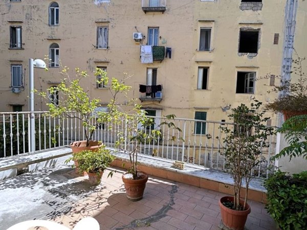 appartamento in vendita a Napoli in zona Stella