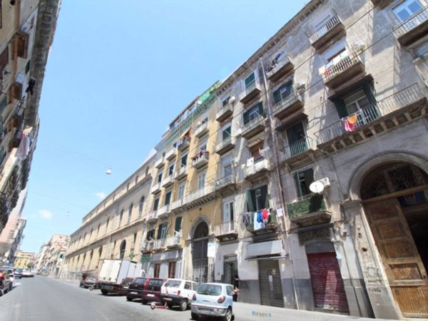 appartamento in vendita a Napoli in zona Vicaria