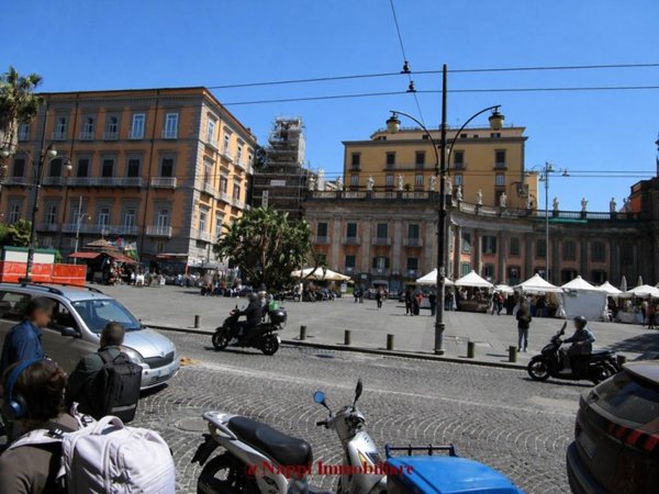 negozio in vendita a Napoli in zona San Lorenzo