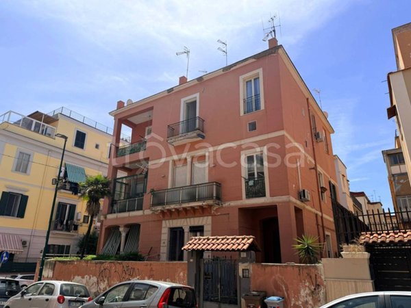 appartamento in vendita a Napoli in zona Bagnoli
