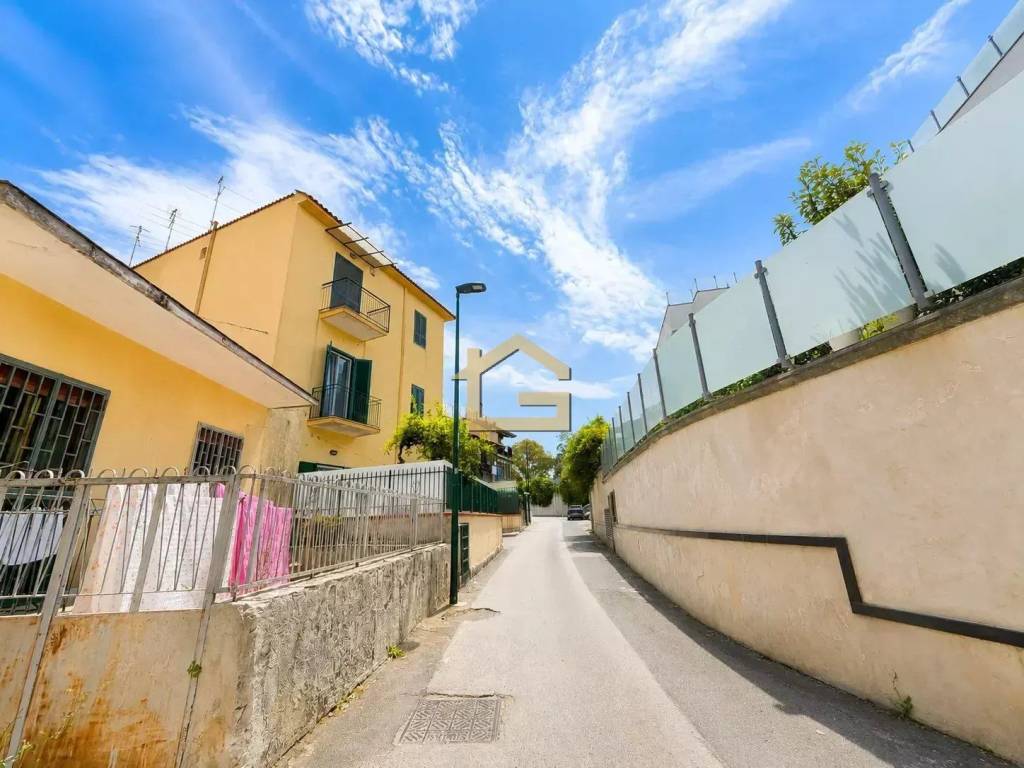appartamento in vendita a Napoli in zona Piscinola