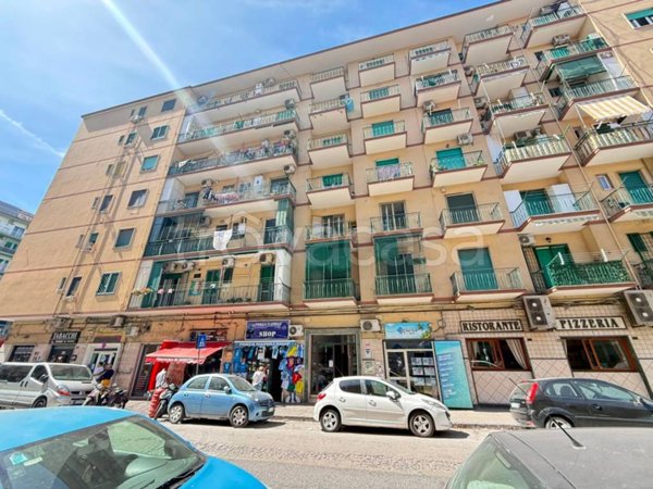 appartamento in vendita a Napoli in zona Fuorigrotta