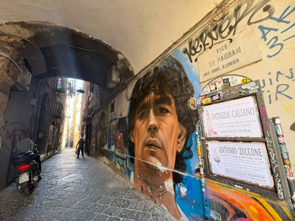 appartamento in vendita a Napoli in zona Pendino / San Giuseppe