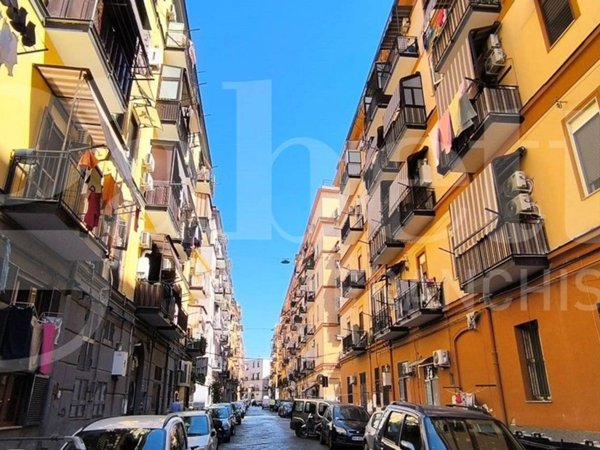 appartamento in vendita a Napoli in zona Vicaria