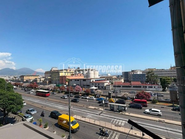 appartamento in vendita a Napoli in zona Mercato