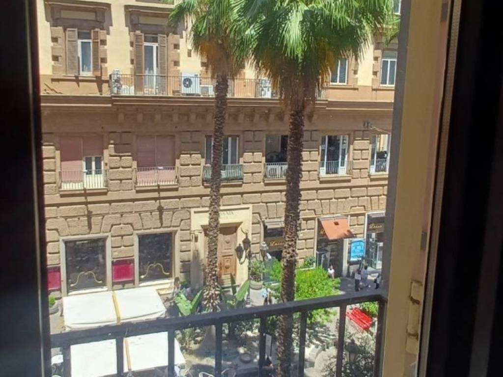 appartamento in vendita a Napoli in zona Montecalvario