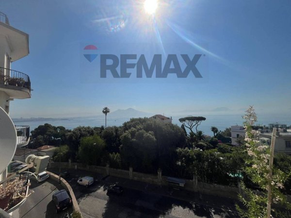 appartamento in vendita a Napoli in zona Posillipo