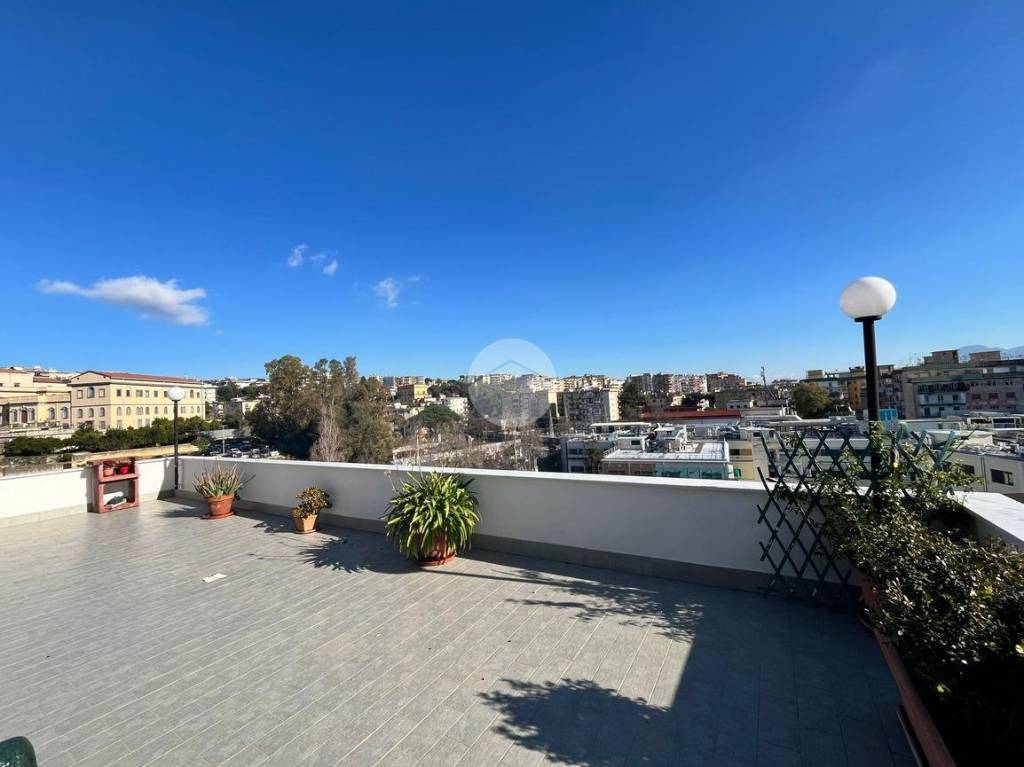 appartamento in vendita a Napoli in zona Arenella