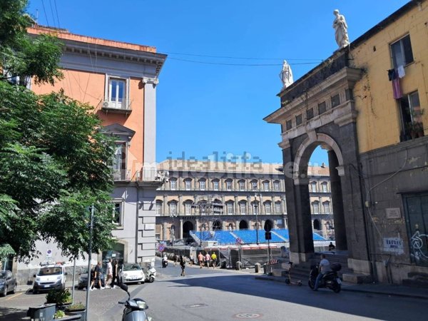 appartamento in vendita a Napoli in zona San Ferdinando