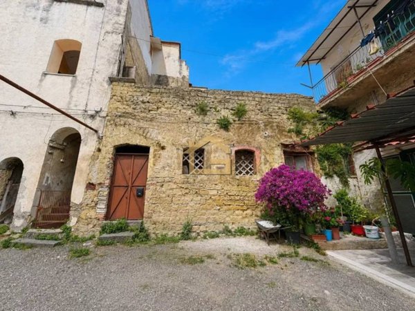 appartamento in vendita a Napoli in zona Chiaiano