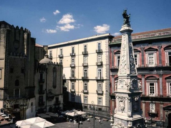 appartamento in vendita a Napoli in zona Stella