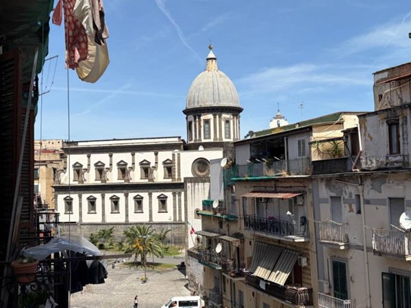 appartamento in vendita a Napoli in zona Pendino / San Giuseppe