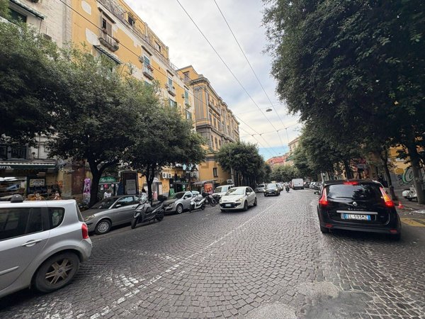 appartamento in vendita a Napoli in zona Stella