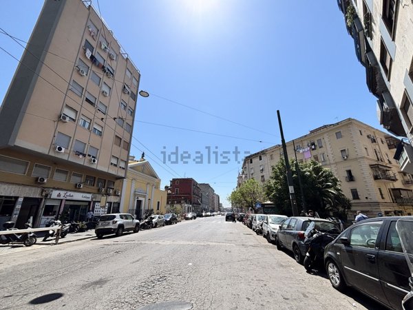 appartamento in vendita a Napoli in zona Mercato