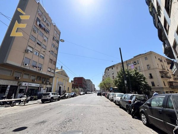 appartamento in vendita a Napoli in zona Mercato