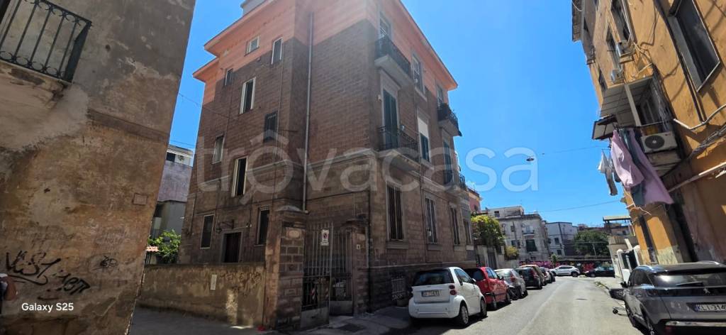 appartamento in vendita a Napoli in zona Bagnoli