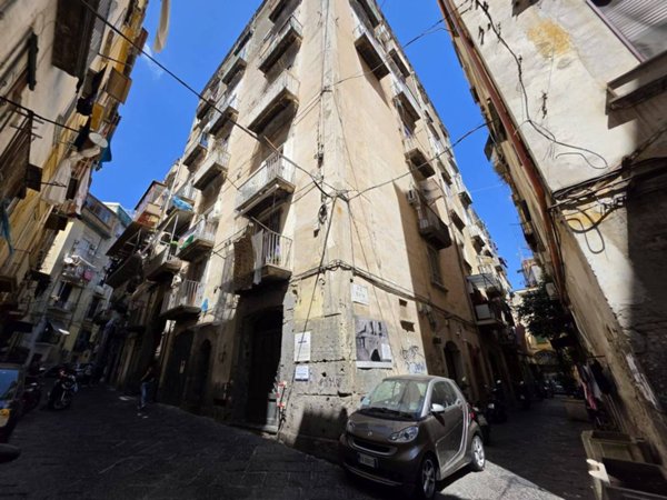 appartamento in vendita a Napoli in zona Stella