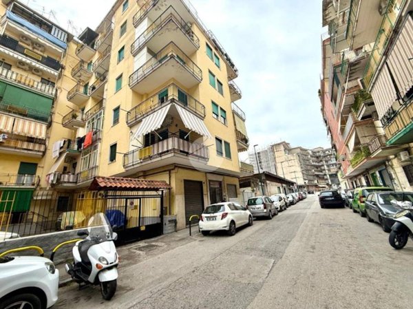 appartamento in vendita a Napoli in zona Secondigliano