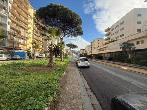 appartamento in vendita a Napoli in zona Fuorigrotta