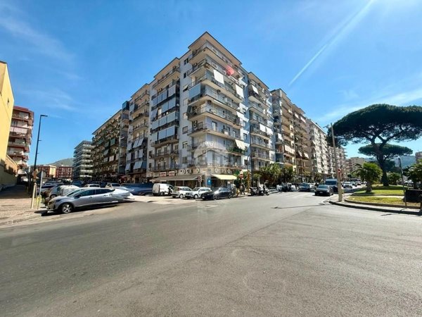 appartamento in vendita a Napoli in zona Fuorigrotta