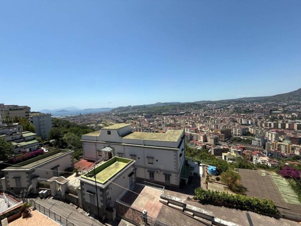 appartamento in vendita a Napoli in zona Posillipo