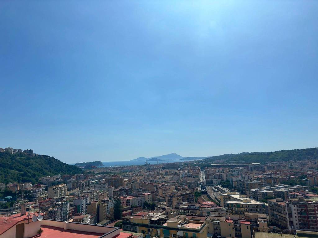 appartamento in vendita a Napoli in zona Fuorigrotta