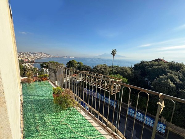 appartamento in vendita a Napoli in zona Posillipo