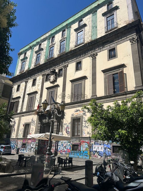 locale commerciale in vendita a Napoli