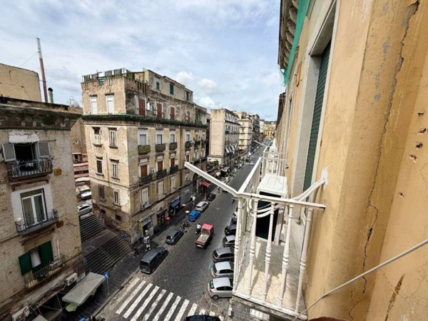 appartamento in vendita a Napoli in zona Pendino / San Giuseppe