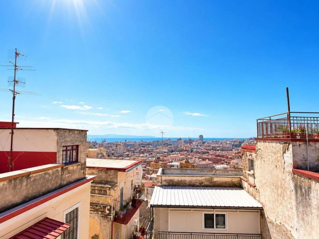 appartamento in vendita a Napoli in zona Stella