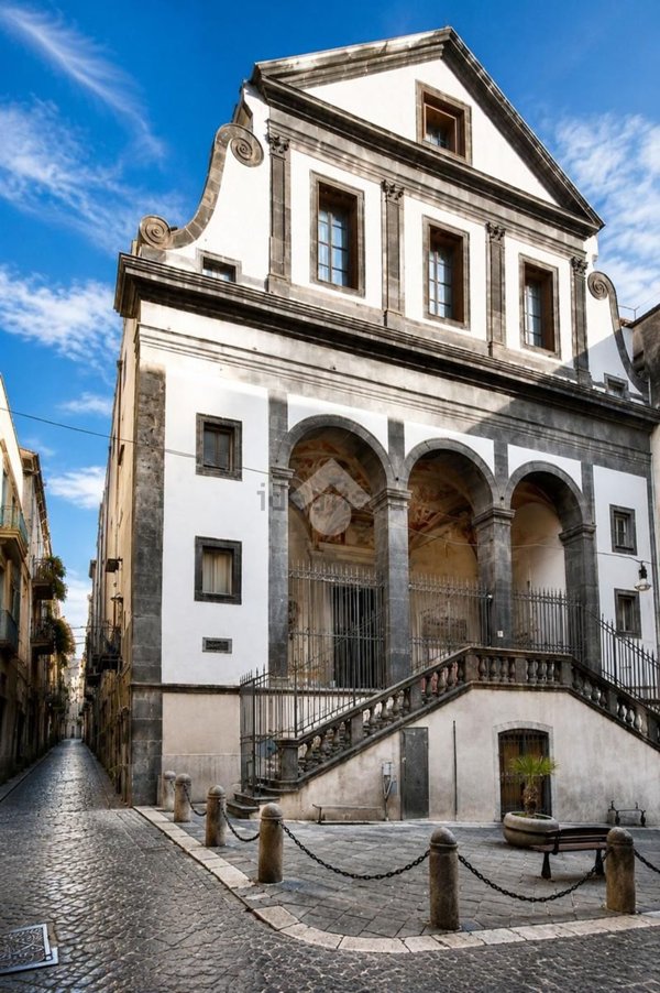 appartamento in vendita a Napoli in zona San Lorenzo