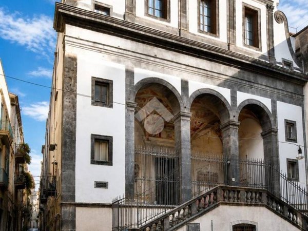 appartamento in vendita a Napoli in zona San Lorenzo