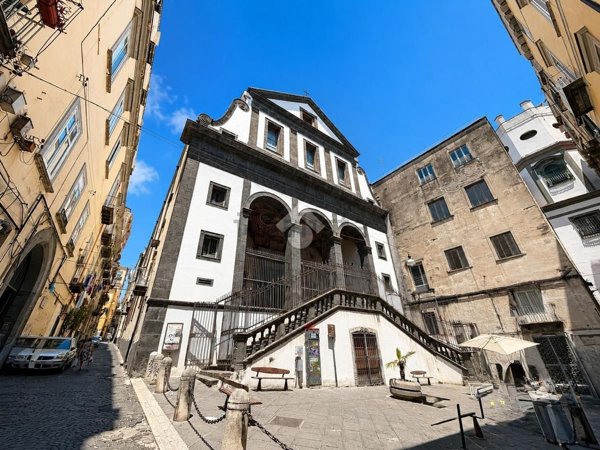 appartamento in vendita a Napoli in zona San Lorenzo