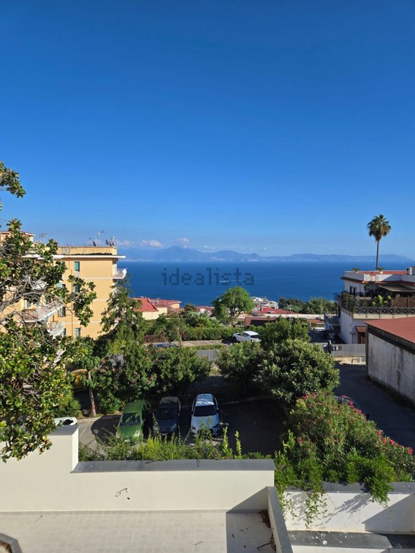 casa indipendente in vendita a Napoli in zona Posillipo