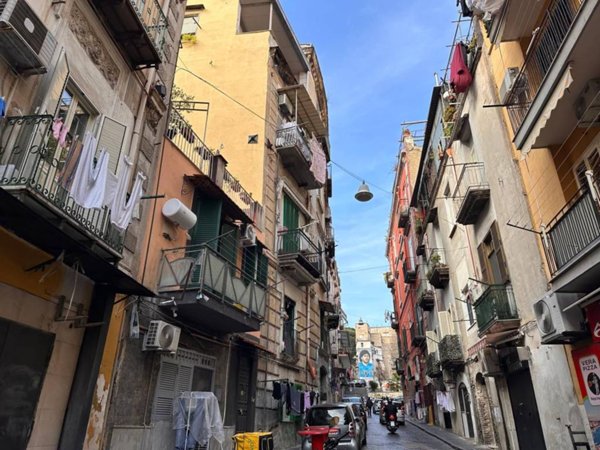 appartamento in vendita a Napoli in zona Stella