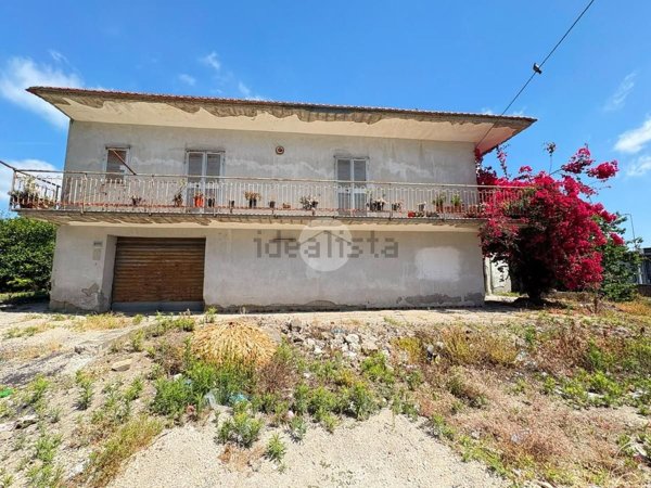 casa indipendente in vendita a Napoli in zona Bagnoli