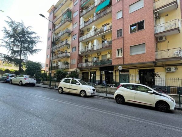 appartamento in vendita a Napoli in zona Bagnoli