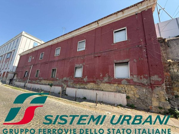casa indipendente in vendita a Napoli in zona Zona Industriale-Ferrovia