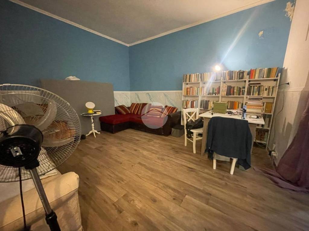 appartamento in vendita a Napoli in zona San Carlo all'Arena