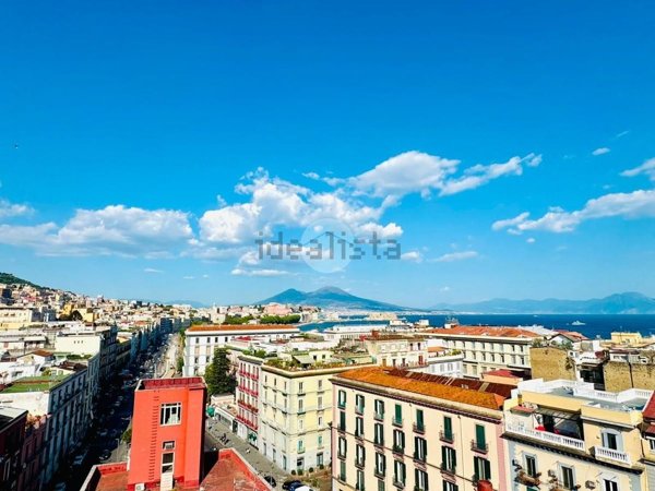 appartamento in vendita a Napoli in zona Chiaia
