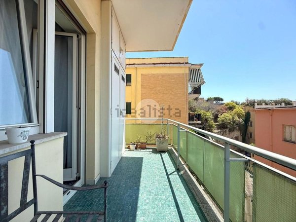 appartamento in vendita a Napoli in zona Chiaia